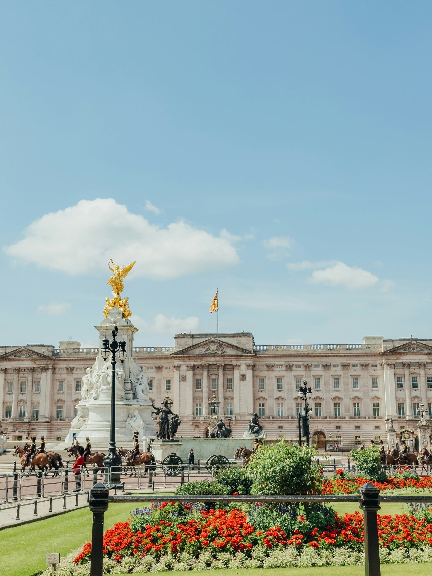 7 Night: London & Paris Discovery